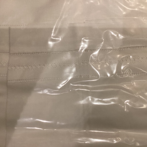 Irish Linen Hand Embroidery Bath/Guest Towel Set - Picture 4 of 4